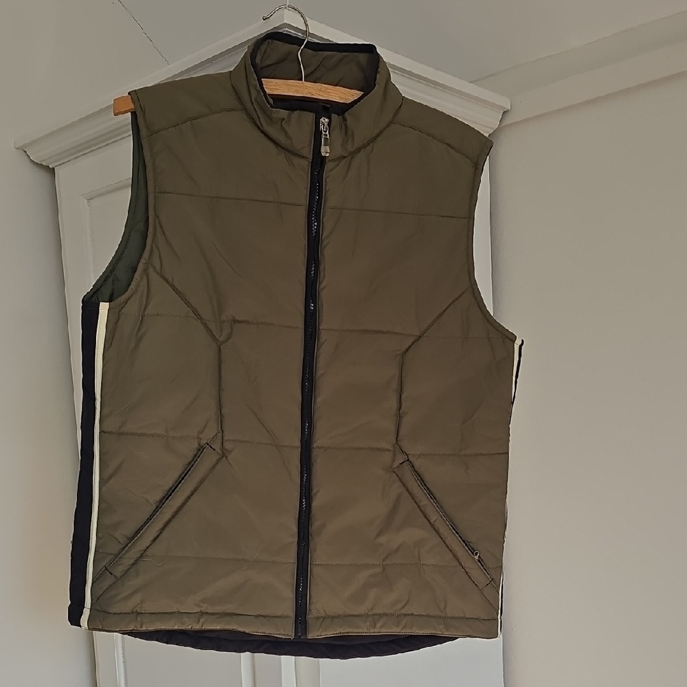 Urban Pipeline Olive Greem Puffer Vest Youth Size XL  Vintage Look W/stripes